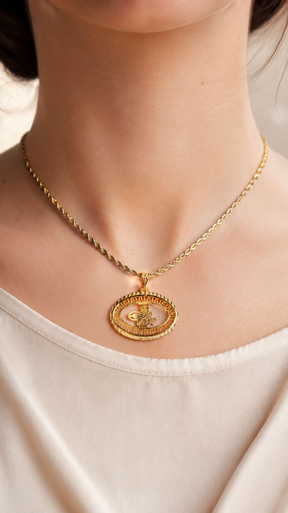 OVAL TUĞRALI KOLYE